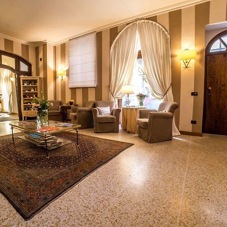 Palazzo Finati Acomodação com café da manhã Alba  Exterior foto