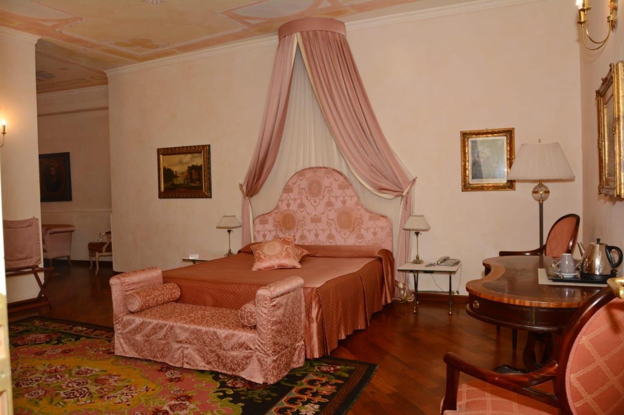 Palazzo Finati Acomodação com café da manhã Alba  Exterior foto