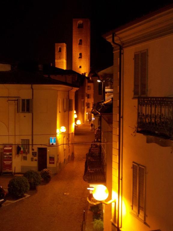 Palazzo Finati Acomodação com café da manhã Alba  Exterior foto
