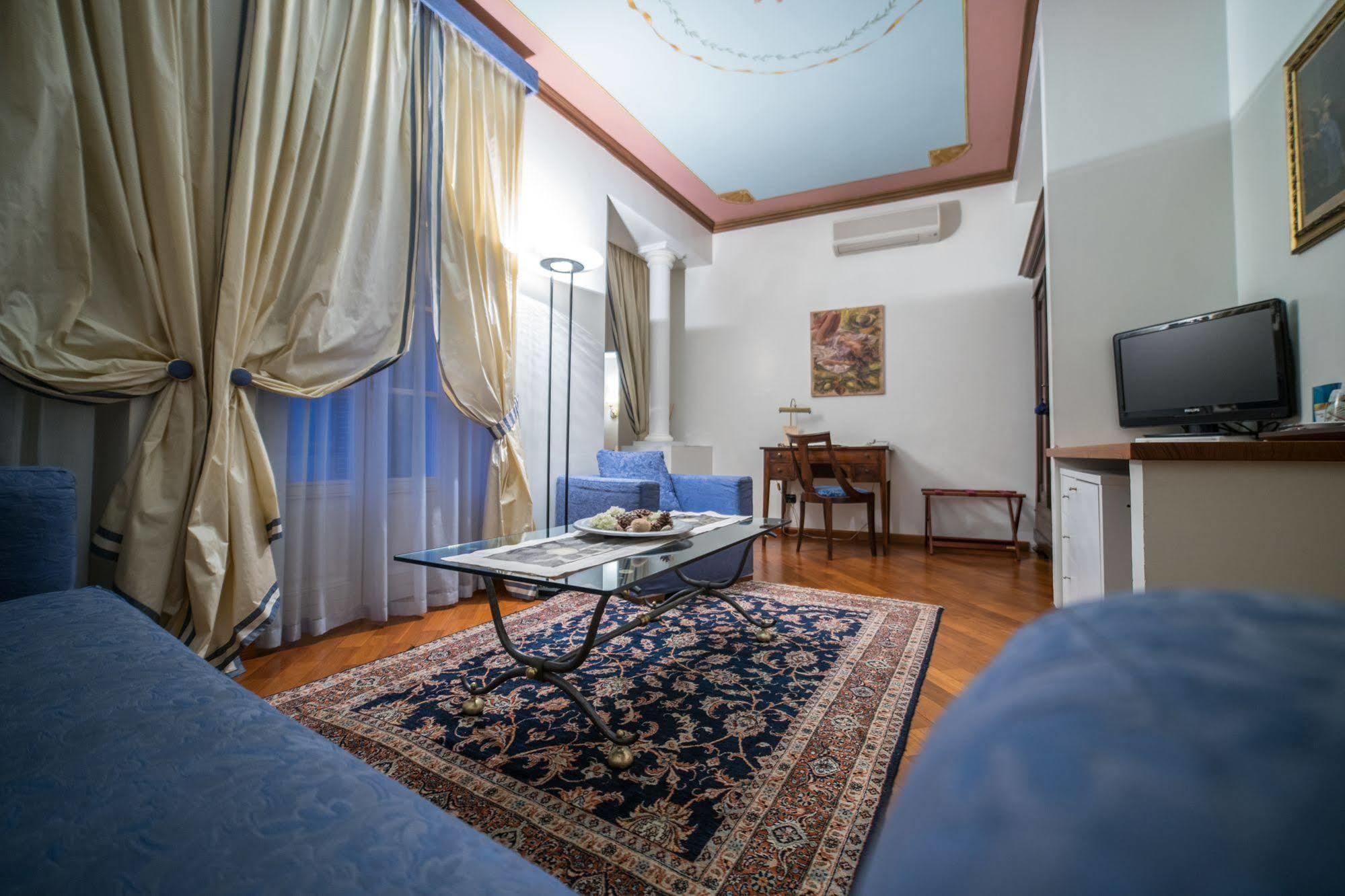 Palazzo Finati Acomodação com café da manhã Alba  Exterior foto